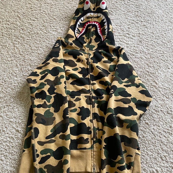 Bape - Picture 3 of 6